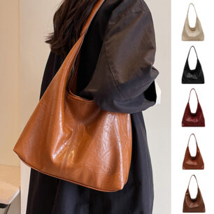 Women's shoulder bag minimalist style