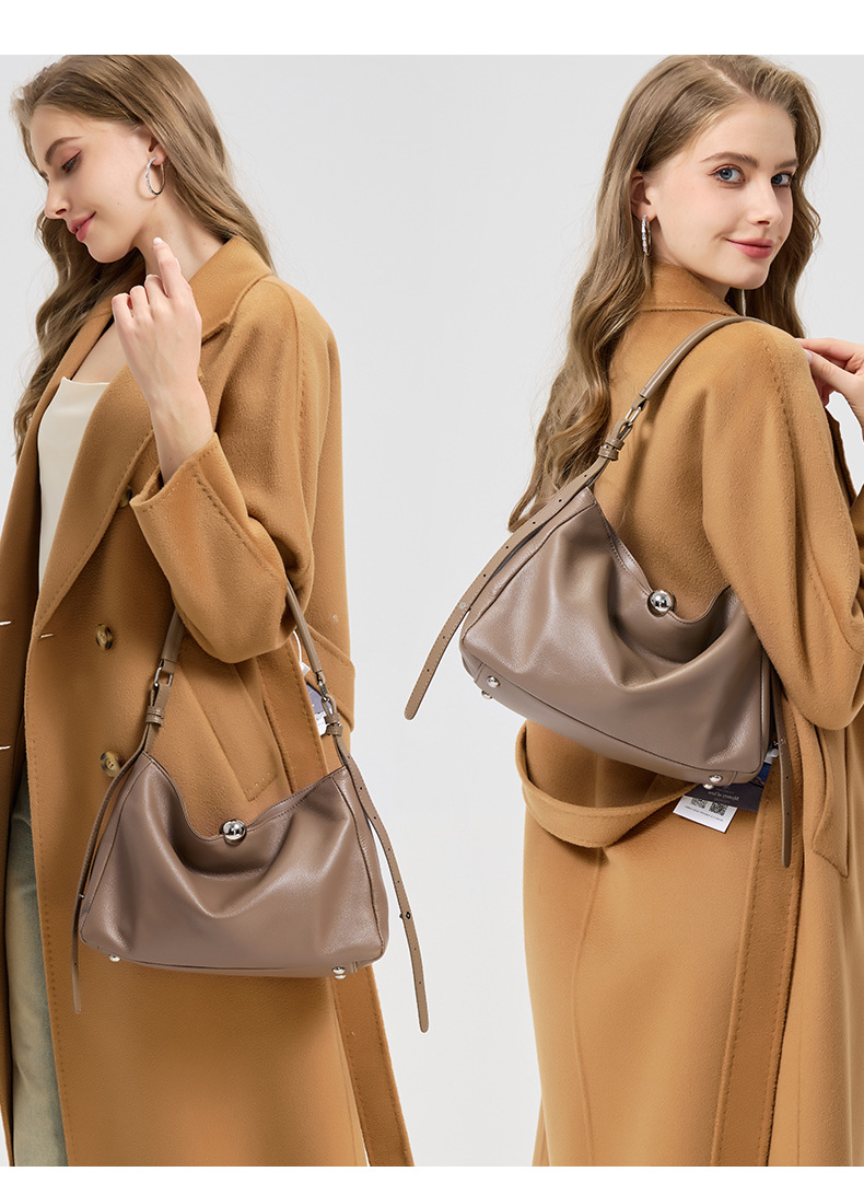 Women’s Leather Shoulder Bag – Timeless Minimalist Style Women’s Leather Shoulder Bag – Timeless Minimalist Style