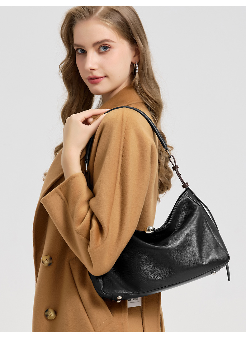 Women’s Leather Shoulder Bag – Timeless Minimalist Style Women’s Leather Shoulder Bag – Timeless Minimalist Style